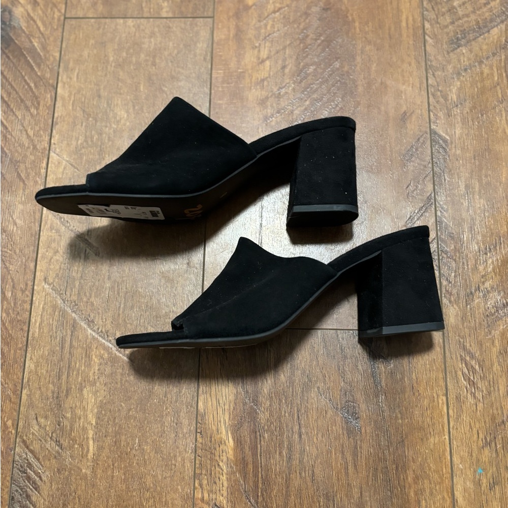 NWT-Seychelles Black Heels